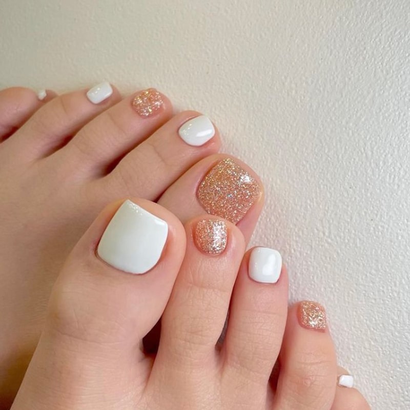 Regular Polish Change on Feet Regular Polish Change on Feet